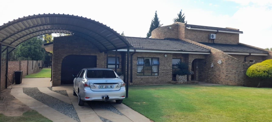 7 Bedroom Property for Sale in Bloemhof North West